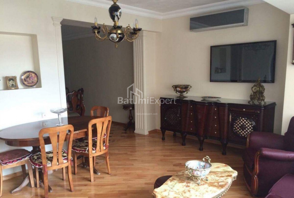 דירה 120 מ"ר - המלך פרנבאז, Batumi, גאורגיה