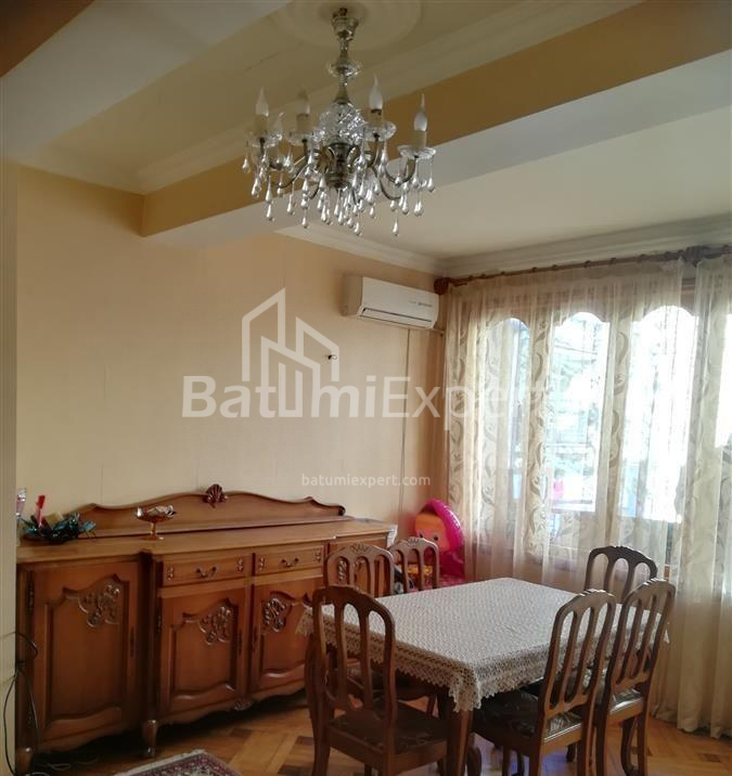 דירה 90 מ"ר - זוראבה גורגילדזה, Batumi, גאורגיה