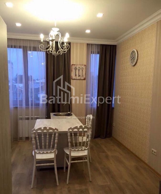 דירה 50 מ"ר - וכטנג גורגסלי, Batumi, גאורגיה