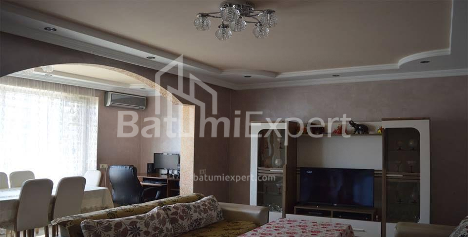 דירה 100 מ"ר - מיכאיל לרמונטוב, Batumi, גאורגיה