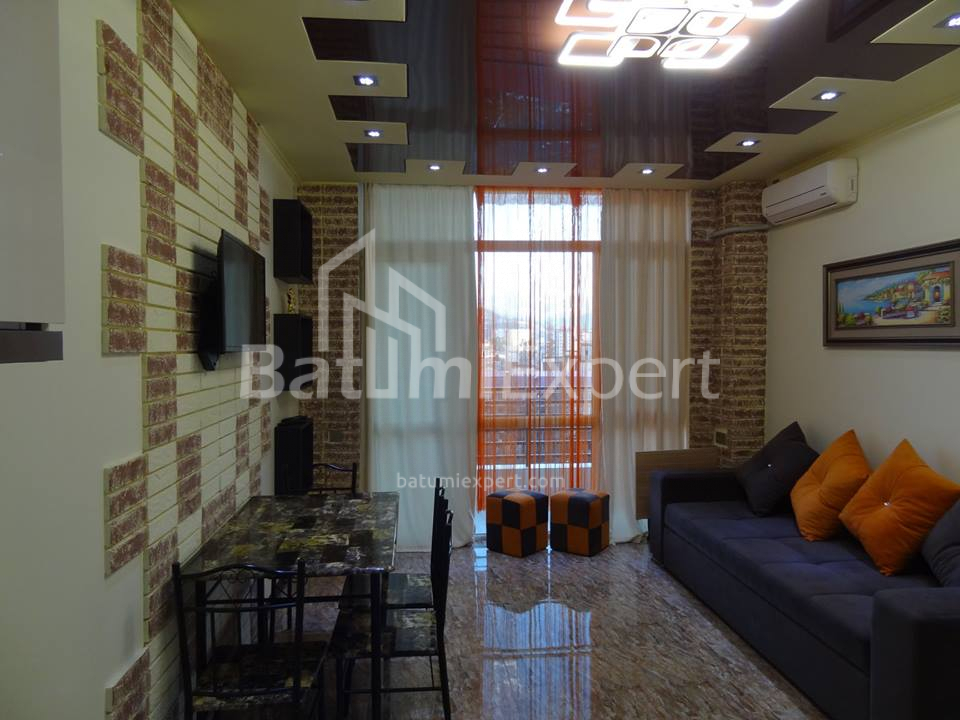 דירה 33 מ"ר - ניקו פירוסמני, Batumi, גאורגיה