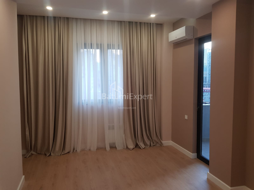 דירה 100 מ"ר - זוראבה גורגילדזה, Batumi, גאורגיה