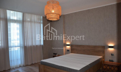 דירה 2-комн 82 m² - ניקו פירוסמני, Batumi