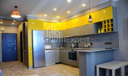 דירה 2-комн 82 m² - ניקו פירוסמני, Batumi