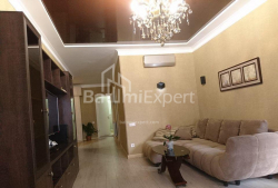 דירה 90 מ"ר - ניקו פירוסמני, Batumi, גאורגיה