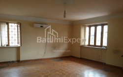 דירה 3-комн 92 m² - 26 במאי, Batumi
