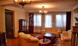 דירה 6-комн 140 m² - יוריבסקאיה, Batumi
