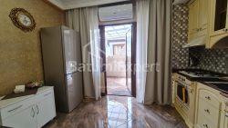 דירה 3-комн 90 m² - קונסטנטין גמסחורדיה, Batumi