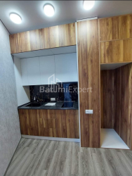 דירה 2-комн 43.5 m² - סמטת הגיבורים, Batumi
