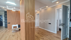 דירה 4-комн 101 m² - ואזה-פשבלה, Batumi